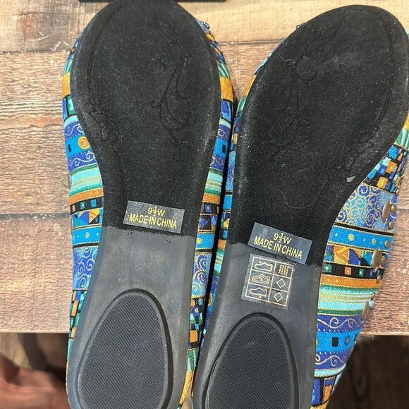 NEW ASHRO CORINNA PRINT FLATS - Picture 3 of 4